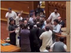 Pakistan: पाकिस्तान का पंजाब विधानसभा बना अखाड़ा, आपस में भिड़े विधायक, धक्कामुक्की में स्पीकर का हाथ टूटा, 3 विधायक अरेस्ट