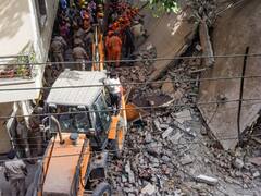 Delhi News: दिल्ली में भर-भराकर ढह गया तीन मंजिला मकान, मची चीख-पुकार, 2 लोगों ने गंवाई जान