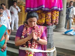 In Pics: సింహాచలంలో మంత్రి విడదల రజిని, కప్ప స్తంభం వద్ద ఫోటోలు