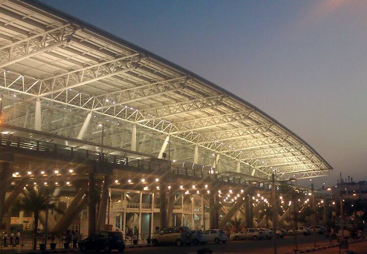 Chennai airport, the domestic terminal will be divided into two sections, Terminal 1 and Terminal 4, from Wednesday the 15th. சென்னை விமான நிலையத்தில் இருந்து வந்த அப்டேட்..!  நீங்க தெரிஞ்சுக்கவேண்டியது இது மட்டும்தான்