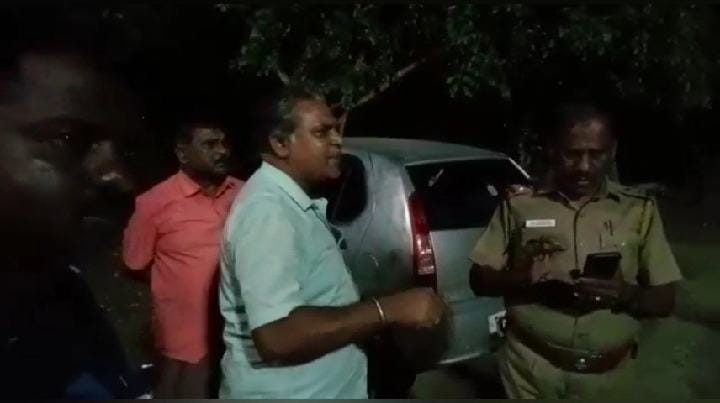 நானும் போலீஸ்தான்...! - மதுபோதையில் தணிக்கையில் ஈடுபட்ட போலீசிடம்  வம்பு செய்த போலி போலீஸ் உட்பட 4 பேர் கைது