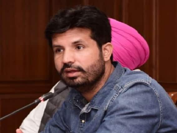 Punjab News: कांग्रेस ने भगवंत मान की सरकार को घेरा, किसानों की आत्महत्या नहीं रुकने का लगाया आरोप Punjab News: कांग्रेस ने भगवंत मान की सरकार को घेरा, किसानों की आत्महत्या नहीं रुकने का लगाया आरोप