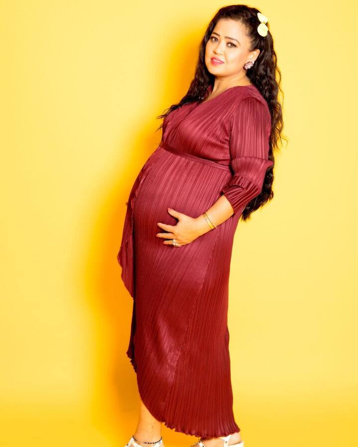 तिने बाळाला कुशीत घेतले आहे. हा क्युट फोटो भारतीने तिच्या इन्स्टाग्रामवर शेअर केला आहे. या फोटोला भारतीने ‘लाईफ लाईन’ असं खास कॅप्शन लिहिले आहे.(फोटो :bharti.laughterqueen/ig)