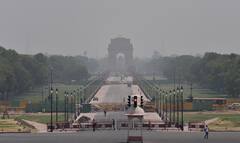 Delhi Weather Update: दिल्ली में गर्मी का कहर जारी, पारा 40 डिग्री सेल्सियस के पार पहुंचा, देखें तस्वीरें