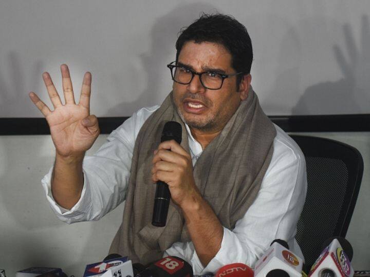 Nitish Kumar in touch with BJP, can re-establish power in Biha? Claim by Prashant Kishor Bihar Politics: नितीश कुमार भाजपच्या संपर्कात, बिहामध्ये पुन्हा एकत्र स्थापन करू शकतात सत्ता? प्रशांत किशोर यांचा दावा