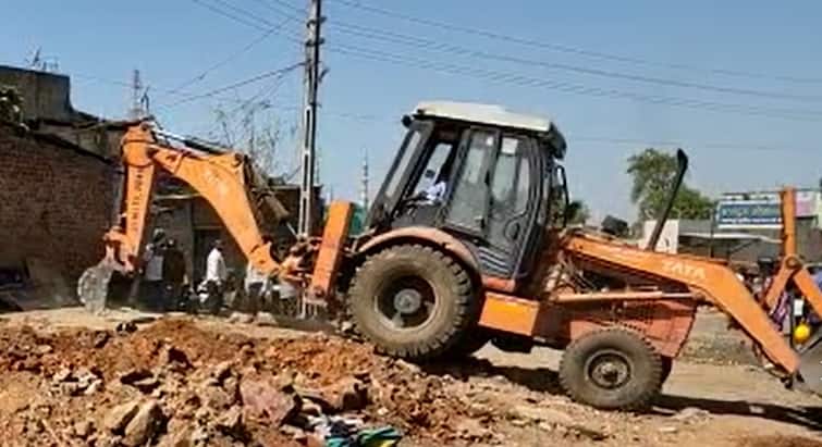 Exclusive After Jahangirpuri now the bulldozer will run in Vishwakarma Colony people talk abp news know what they says ann Exclusive: अब दिल्ली की विश्वकर्मा कॉलोनी में चलेगा बुलडोजर, ABP News से लोग बोले- हम रोहिंग्या तो क्यों मांंगते हैं वोट?