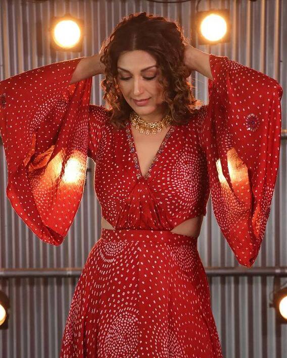 Image: Sonali's new look; Photo viral in red dress!