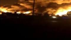 Gurugram Fire: গুরুগ্রামের মানেসরে জঞ্জালের স্তূপে ভয়াবহ আগুন, ঘটনাস্থলে দমকলের ৩৫টি ইঞ্জিন। Bangla News