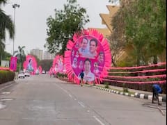 TRS Plenary 2022 : టీఆర్ఎస్ 21 ఏళ్ల పండుగకు సర్వం సిద్ధం , గులబీమయమైన భాగ్యనగరం