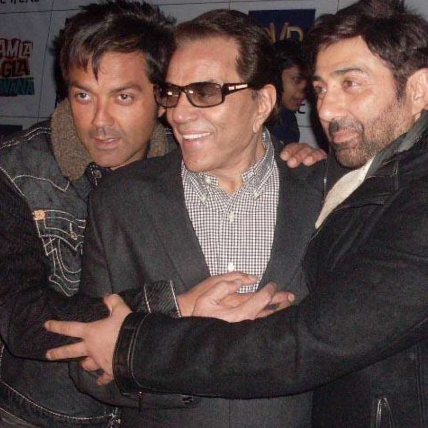 Bobby Deol Dharmendra Bonding: बचपन में बेटे बॉबी को ज्यादा वक्त नहीं दे पाए थे धर्मेंद्र, एक्टर बोले- वो दिन-रात मेहनत करके सेट पर सो जाते थे