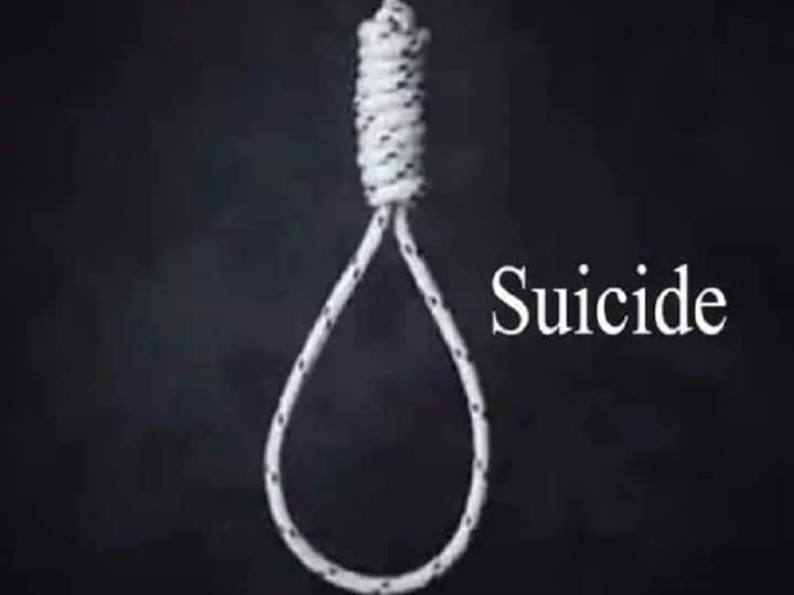 Bulandshahr Khurja Kotwali Uttar Pradesh dead body of lovers found hanging suspect suicide ANN बुलंदशहर में प्रेमी-प्रेमिका ने पेड़ से लटककर की आत्महत्या, शादीशुदा महिला ने इस वजह से उठाया कदम