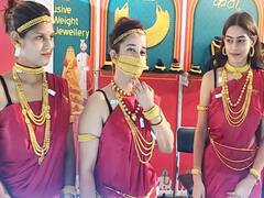 Gold Mask: शौक सबसे बड़ी चीज! अब पहनें सोने का मास्क, पटना में देखने के लिए पहुंचे लोग, सिर्फ इतना चुकाएं और ले जाएं
