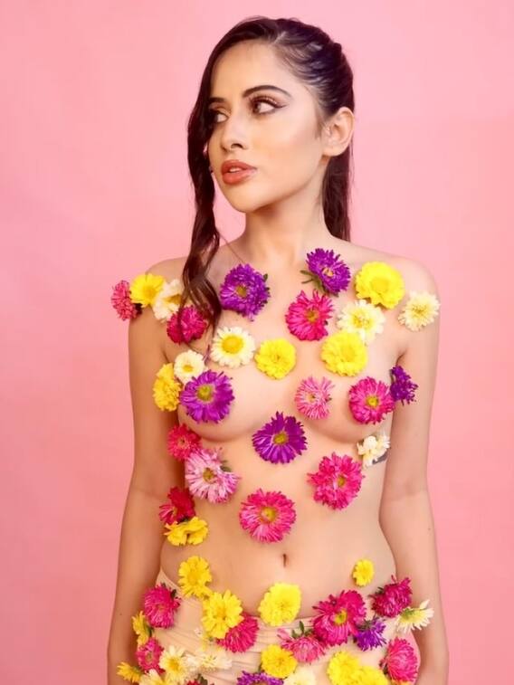 ఉర్ఫీ జావెద్ ఫైర్ కాదు ఫ్లవర్, పిచ్చి ఫ్యాషన్‌కు చిరునామా!