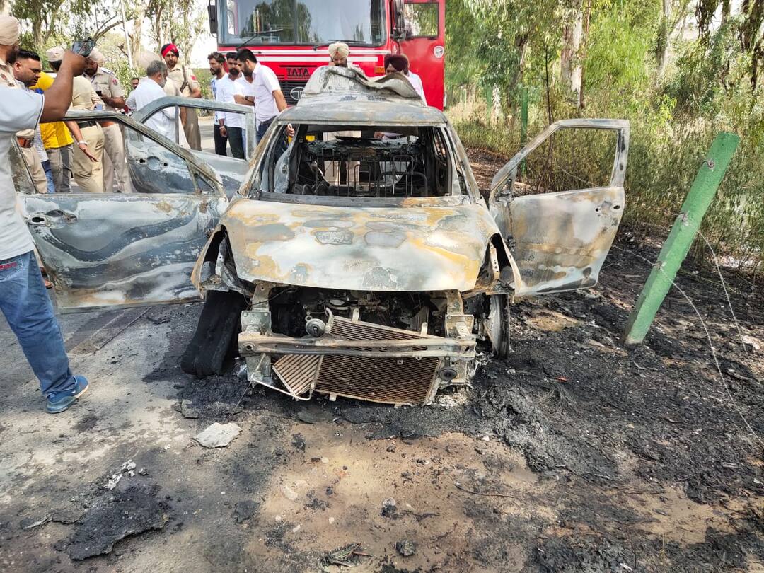 Tragic accident, A person burnt alive due to a sudden fire in a car ਦਰਦਨਾਕ ਹਾਦਸਾ: ਕਾਰ ਨੂੰ ਅਚਾਨਕ ਅੱਗ ਲੱਗਣ ਕਾਰਨ ਜ਼ਿੰਦਾ ਸੜ੍ਹਿਆ ਸ਼ਖਸ