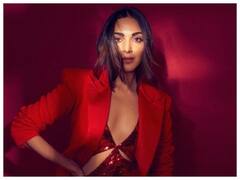 Kiara Advani: రెడ్ కలర్ డ్రెస్ లో కియారా కిక్కిచ్చే పోజులు