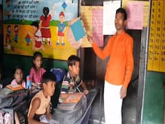 UP News: पीलीभीत में बेसिक शिक्षा परिषद के स्कूलों का हाल बेहाल, कई स्कूलों में अबतक नहीं पहुंची बिजली, जानें पूरा मामला