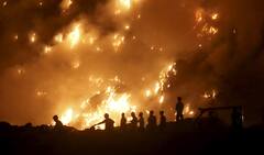 Bhalswa Landfill Site: दिल्ली के भलस्वा लैंडफिल में लगी भीषण आग, देखें तस्वीरें