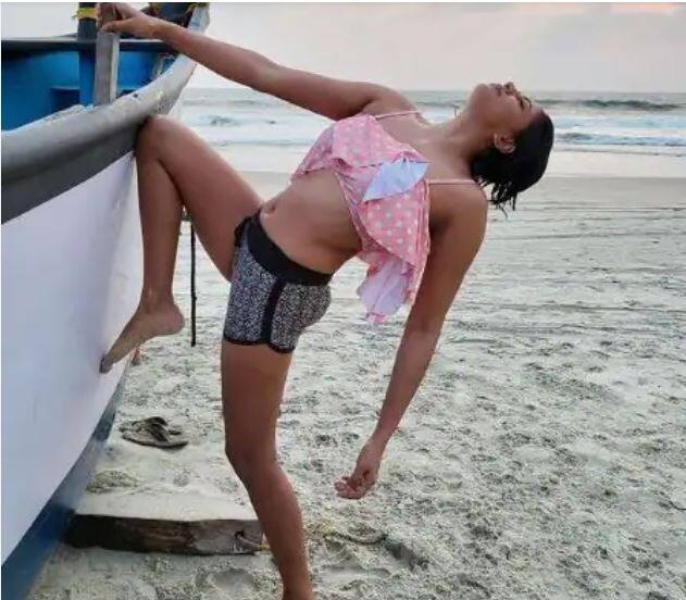 ਇਸ ਤੋਂ ਇਲਾਵਾ ਉਸ ਦਾ ਇੰਸਟਾਗ੍ਰਾਮ ਅਕਾਊਂਟ ਉਸ ਦੀਆਂ ਯੋਗਾ ਪੋਸਟਾਂ ਨਾਲ ਭਰਿਆ ਹੋਇਆ ਹੈ। ਉਹ ਅਕਸਰ ਯੋਗਾ ਕਰਦੇ ਹੋਏ ਆਪਣੀਆਂ ਤਸਵੀਰਾਂ ਸ਼ੇਅਰ ਕਰਦੀ ਰਹਿੰਦੀ ਹੈ।