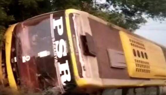 Nellore Highway Bus Accident : బళ్లారినుంచి నెల్లూరు వైపు వెళ్తున్న PSR ప్రైవేట్ ట్రావెల్