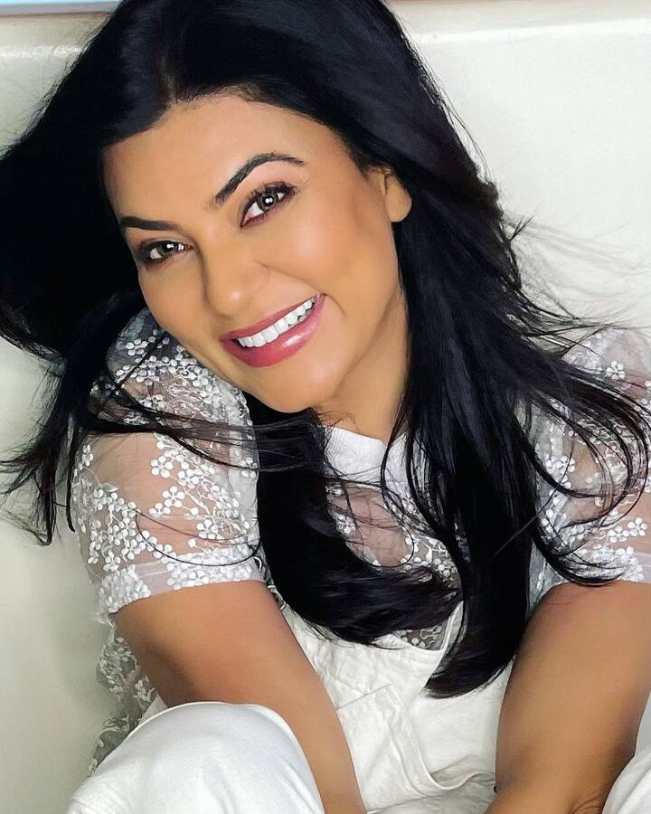 सुष्मिता तिच्या स्टाईलनं आणि अभिनयानं नेहमी प्रेक्षकांची मनं जिंकते.(photo:sushmitasen47/ig)