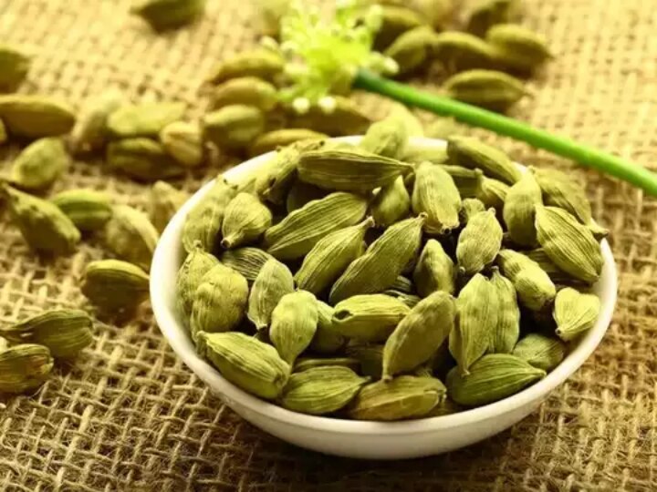 Cardamom: சிம்பிளா செய்யலாம்..! கோடையை சமாளிக்கும் ஏலக்காய் ஜூஸ்.. இதோ டிப்ஸ்!!