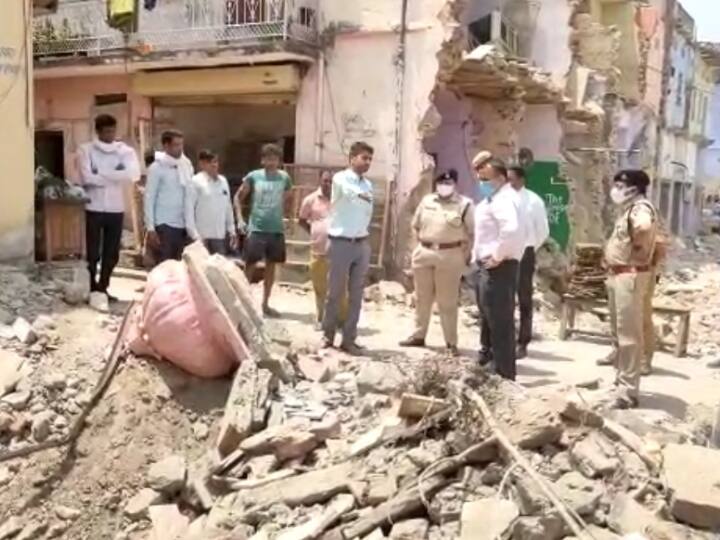 Alwar Rajgarh Rajasthan Municipality Chairman SDM EO suspended action on temples and houses ANN Alwar Temple Demolition: मास्टर प्लान के नाम पर कार्रवाई करने वालों पर गिरी गाज, तीन अधिकारी निलंबित, BJP ने की ये मांग