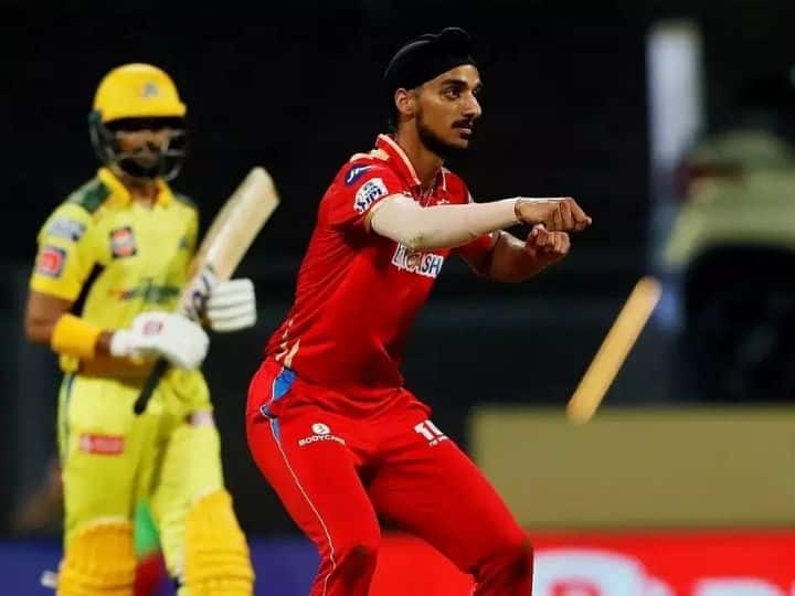 IPL 2022: Arshdeep Singh brings out 'horse riding' celebration after dismissing Mitchell Santner IN Wankhede Stadium PBKS vs CSK: వాంఖండే స్టేడియంలో అర్ష్‌దీప్ సింగ్ 'గుర్రపు స్వారీ' చూశారా?