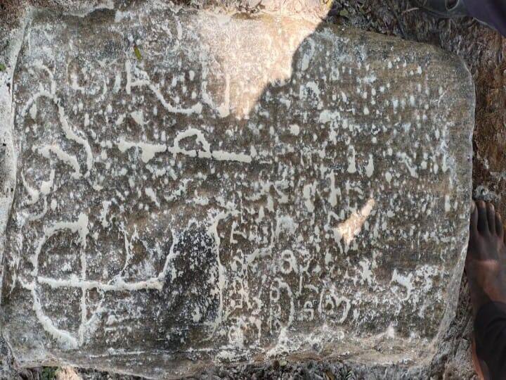 Discovery of an inscription with Kottoviyam in the village of Kalathiyenthal near Manamadurai மானாமதுரை அருகே 300 ஆண்டுகள் பழமையான கோட்டோவியத்துடன் கூடிய கல்வெட்டு கண்டுபிடிப்பு