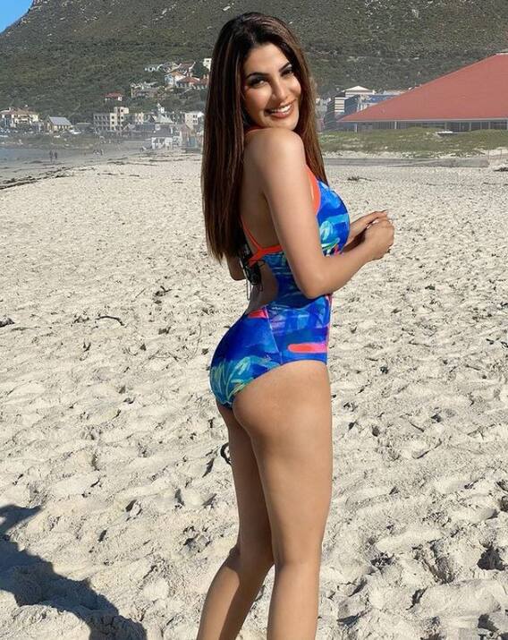 Nikki Tamboli's glamorous outfit in bikini, see the most stunning pictures