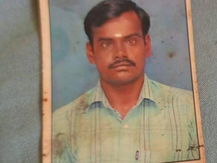 40 tonne rock falling on tipper truck near Karur - driver killed in blast கரூர் அருகே டிப்பர் லாரி மீது 40 டன் பாறை விழுந்ததில் ஓட்டுநர் பரிதாபமாக உயிரிழப்பு