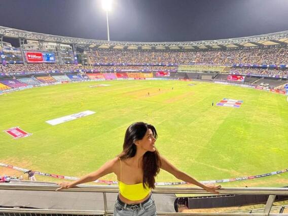 CSK Fan Girl: Girl's heartbreaking reaction to Rayudu's hat-trick of sixes; look at the picture