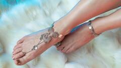 Health Tips: গরমে ঘামে পায়ে দুর্গন্ধ হচ্ছে? ঘরোয়া উপায়ে সমস্যার সমাধান