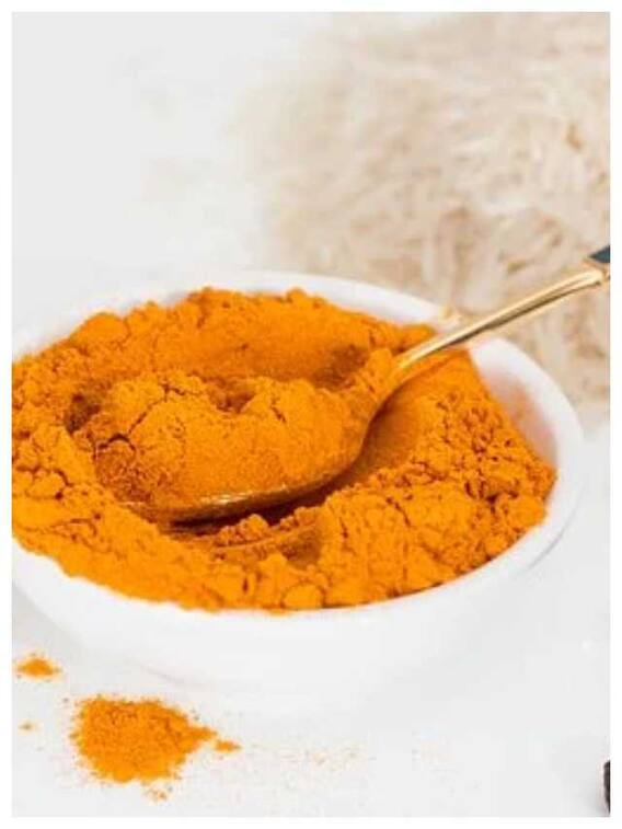 स्किन के लिए हल्दी के फायदे और लगाने का तरीका