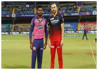 RCB vs RR: फाफ डू प्लेसिस ने जीता टॉस, RCB ने इस खिलाड़ियों को किया बाहर, ऐसी है राजस्थान की प्लेइंग इलेवन