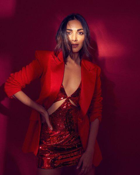 బాలీవుడ్ బ్యూటీ కియారా అద్వానీ 'భరత్ అనే నేను' సినిమాతో టాలీవుడ్ లో హీరోయిన్ గా ఎంట్రీ ఇచ్చింది. (Courtesy : Kiara Advani Instagram)