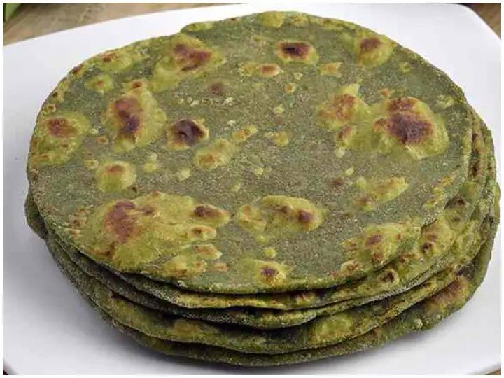 Kitchen Hacks homemade palak paratha recipe good for health Kitchen Hacks : उन्हाळ्याच्या दिवसांत खा हेल्दी पालक पराठा; ही घ्या साहित्य आणि कृती