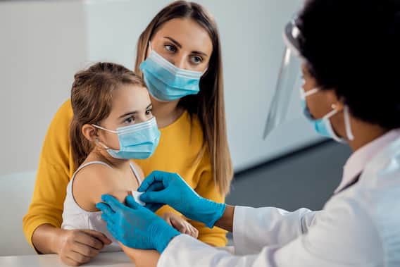 Corona Vaccination : आता 6 ते 12 वर्षे वयोगटातील मुलांनाही दिली जाणार लस, DCGI कडून COVAXIN ला मान्यता Corona Vaccination : आता 6 ते 12 वर्षे वयोगटातील मुलांनाही दिली जाणार लस, DCGI कडून COVAXIN ला मान्यता