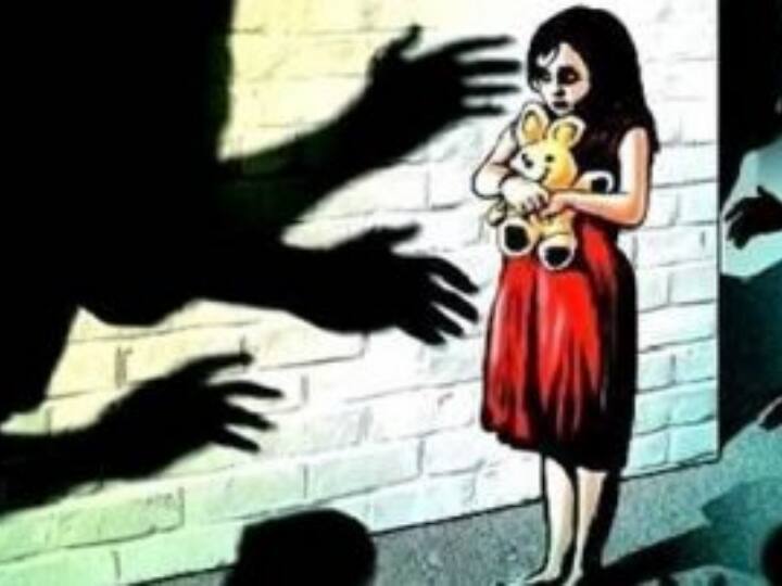 Lucknow Gomti Nagar Uttar Pradesh 12 year old minor girl molested in lift accused arrested Lucknow News: लखनऊ में 12 साल की नाबालिग बच्ची के साथ लिफ्ट में छेड़छाड़, आरोपी गिरफ्तार
