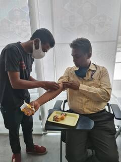 ABP न्यूज़ में लगा ब्लड डोनेशन कैंप- Donate Blood Save Lives, स्टाफ ने बढ़ चढ़कर लिया हिस्सा