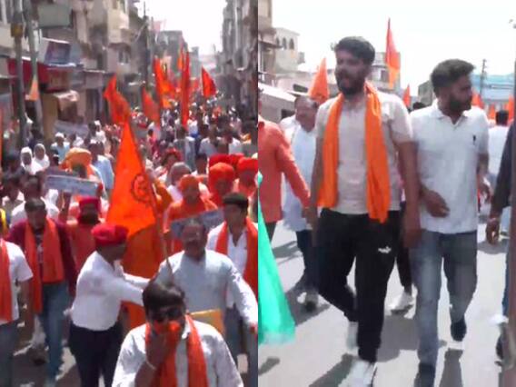 Alwar Temple Demolition: अलवर में मंदिर तोड़ने को लेकर लोगों में गुस्सा, निकाली गई आक्रोश रैली, सीएम गहलोत ने बीजेपी को बताया औरंगजेब Alwar Temple Demolition: अलवर में मंदिर तोड़ने को लेकर लोगों में गुस्सा, निकाली गई आक्रोश रैली, सीएम गहलोत ने बीजेपी को बताया औरंगजेब
