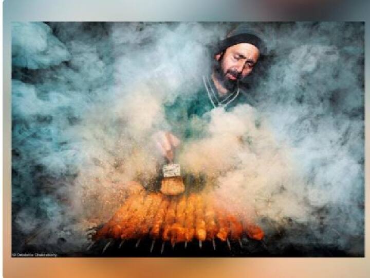 Kebab seller image by Indian photographer wins international food photo contest Food Photo award: சர்வதேச புகைப்படக்கலை அங்கீகாரம் : விருதுவென்ற கபாப் விற்பனையாளர் ஃபோட்டோ..