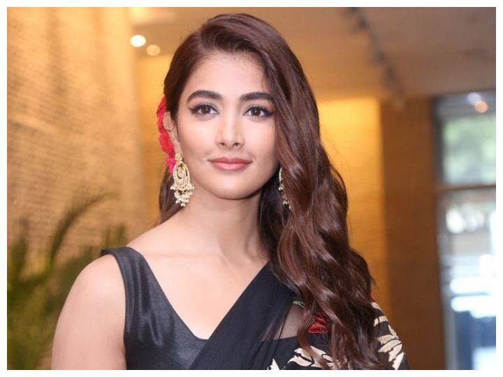 Final Hope for Pooja Hegde Pooja Hegde: 'ఆచార్య' - పూజాహెగ్డేకు కలిసొస్తుందా?