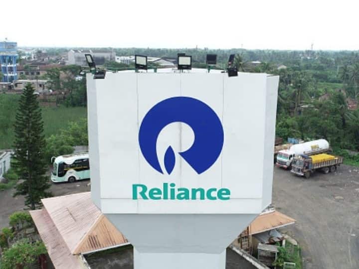 Reliance Industries Becomes First Indian Company To Cross Rs 19-Lakh Crore Market Cap Reliance Industries Becomes First Indian Company To Cross Rs 19-Lakh Crore Market Cap