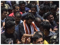 Ram Charan: రామ్ చ‌ర‌ణ్‌కు మెగాభిమానుల ఘ‌న స్వాగతం, ఆ జనం ఏంటి బాసూ?