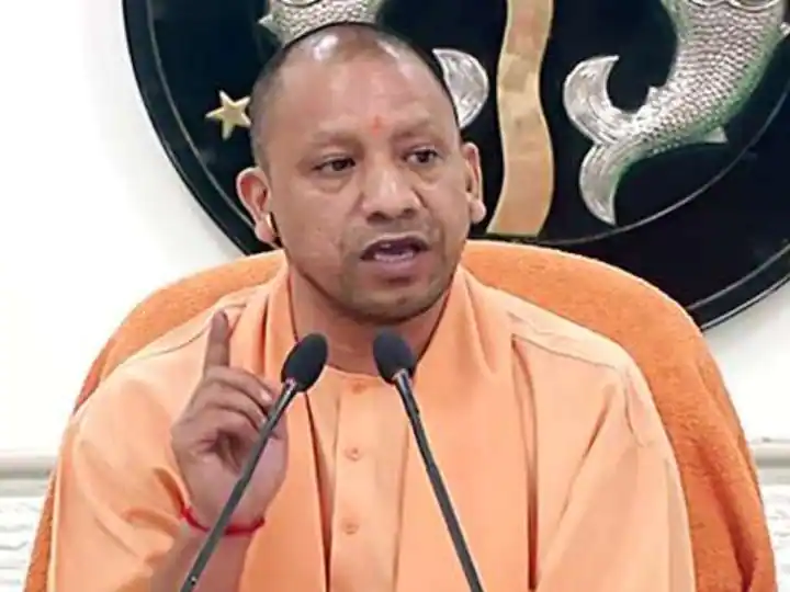 UP News: अनुशासनहीनता के मामले में योगी सरकार का बड़ा एक्शन, आईपीएस अधिकारी अलंकृता सिंह निलंबित
