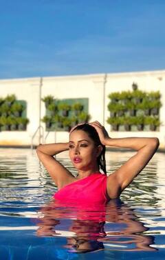 Raiza Wilson pics: நீச்சல் குளத்தில் போட்டோஷூட் நடத்திய ரைசா... லேட்டஸ்ட் க்ளிக்ஸ்