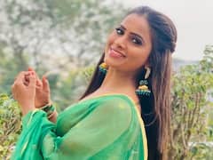 Intinti Gruhalakshmi Prashanthi Photos: చిలకపచ్చ తోటలో చిలిపి కోయిలలా గృహలక్ష్మి లాస్య