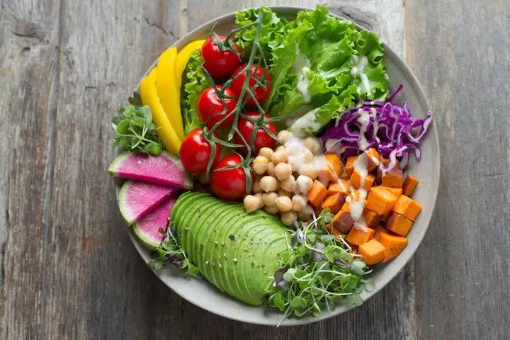 Health Tips food rich in protein vegetarians must include these food in daily diet Health Tips : शरीरात प्रोटीनची कमतरता भरून काढायची आहे? मग 'या' पदार्थांचा आहारात समावेश करा