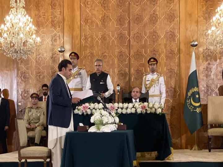 Pakistan Politics Bilawal Bhutto Zardari sworn in as new Foreign Minister of Pakistan Pakistan Politics: पाकिस्तान के नए विदेश मंत्री बने बिलावल भुट्टो जरदारी, बहन आसिफा ने दी जानकारी