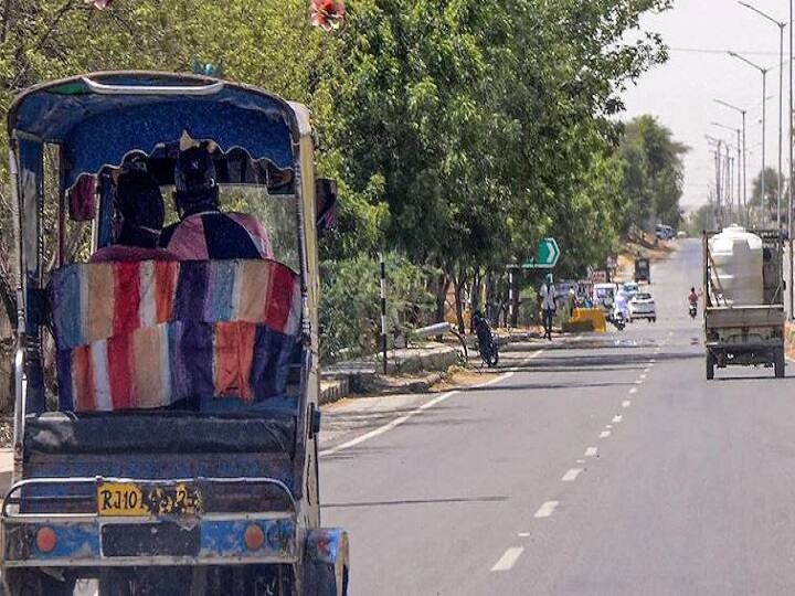 Rajasthan Weather Forecast: राजस्थान में गर्मी का प्रकोप जारी, बाड़मेर में 45 डिग्री के पार पहुंचा पारा, जानें- मौसम का ताजा अपडेट Rajasthan Weather Forecast Today 27 April IMD Heatwave Alert in Jaipur Jodhpur Udaipur Kota Barmer News Rajasthan Weather Forecast: राजस्थान में गर्मी का प्रकोप जारी, बाड़मेर में 45 डिग्री के पार पहुंचा पारा, जानें- मौसम का ताजा अपडेट